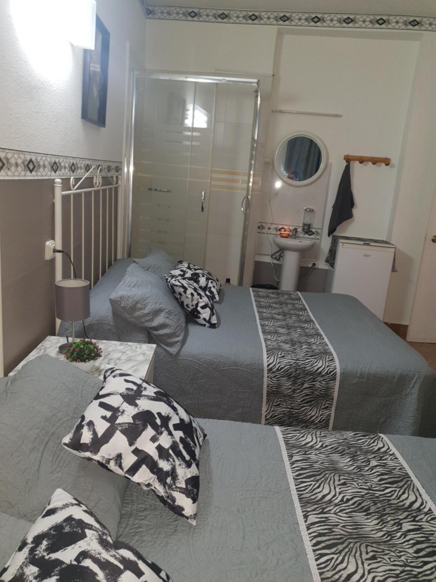 Hostal Diaz Madrid Chambre photo